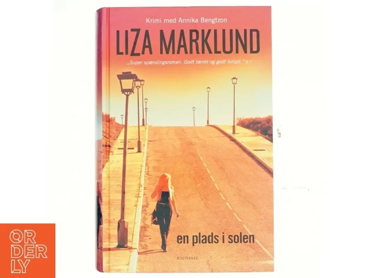 Billede 1 - En plads i solen : krimi af Liza Marklund (Bog)