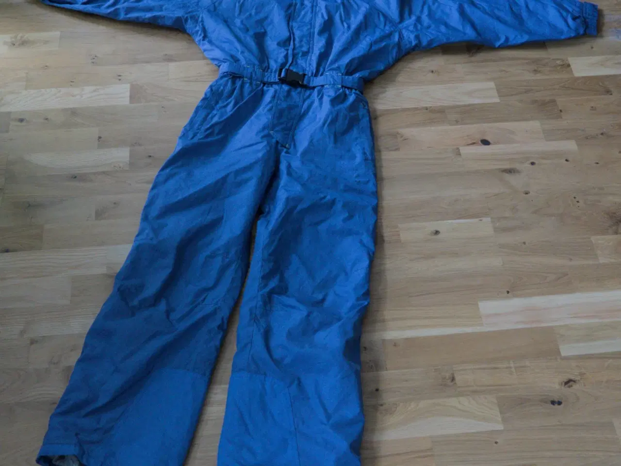 Billede 1 - Lyseblå heldragt skidragt/flyverdragt