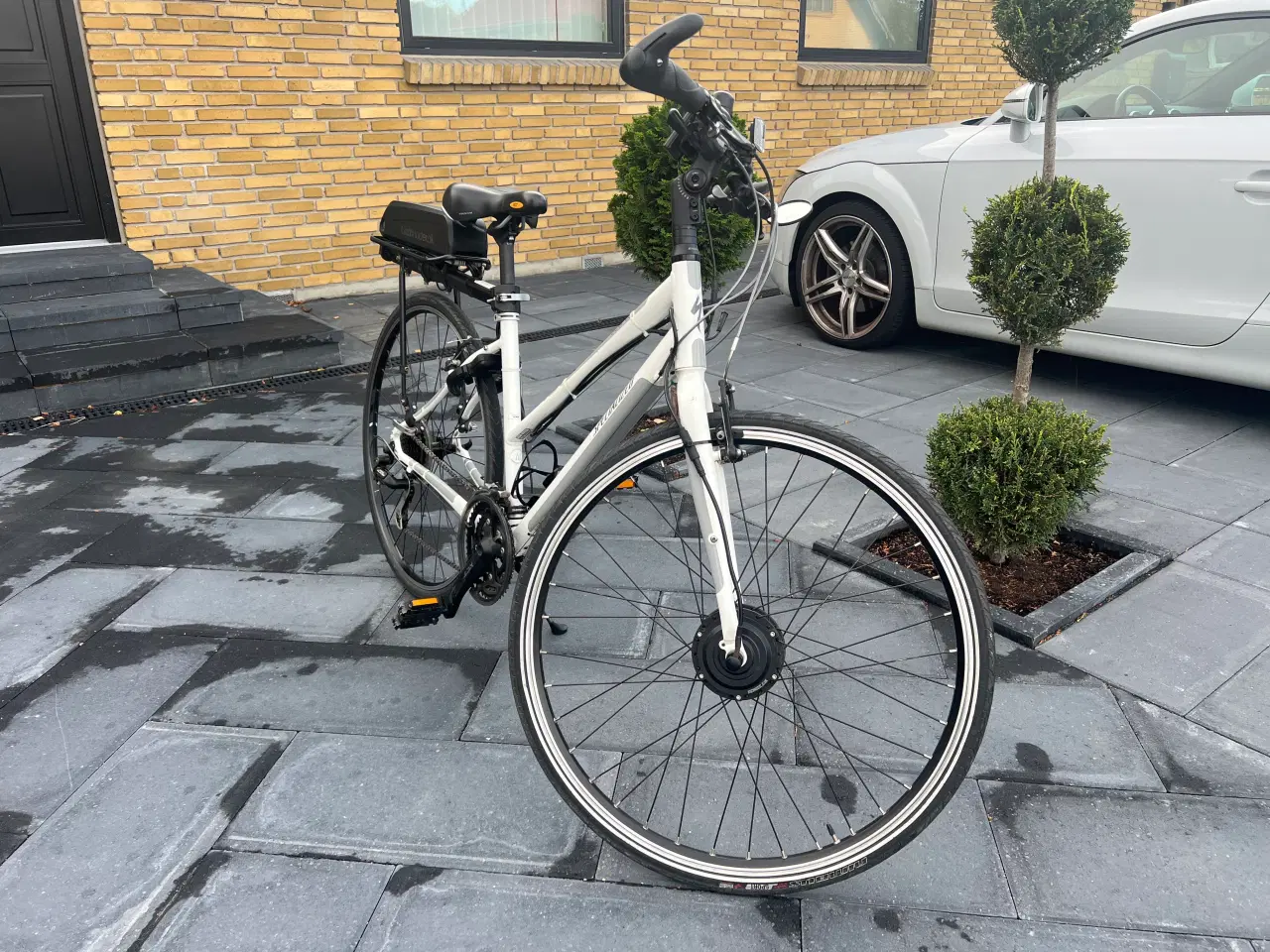 Billede 2 - Specialized Elcykel – 2022, lang rækkevidde & tops