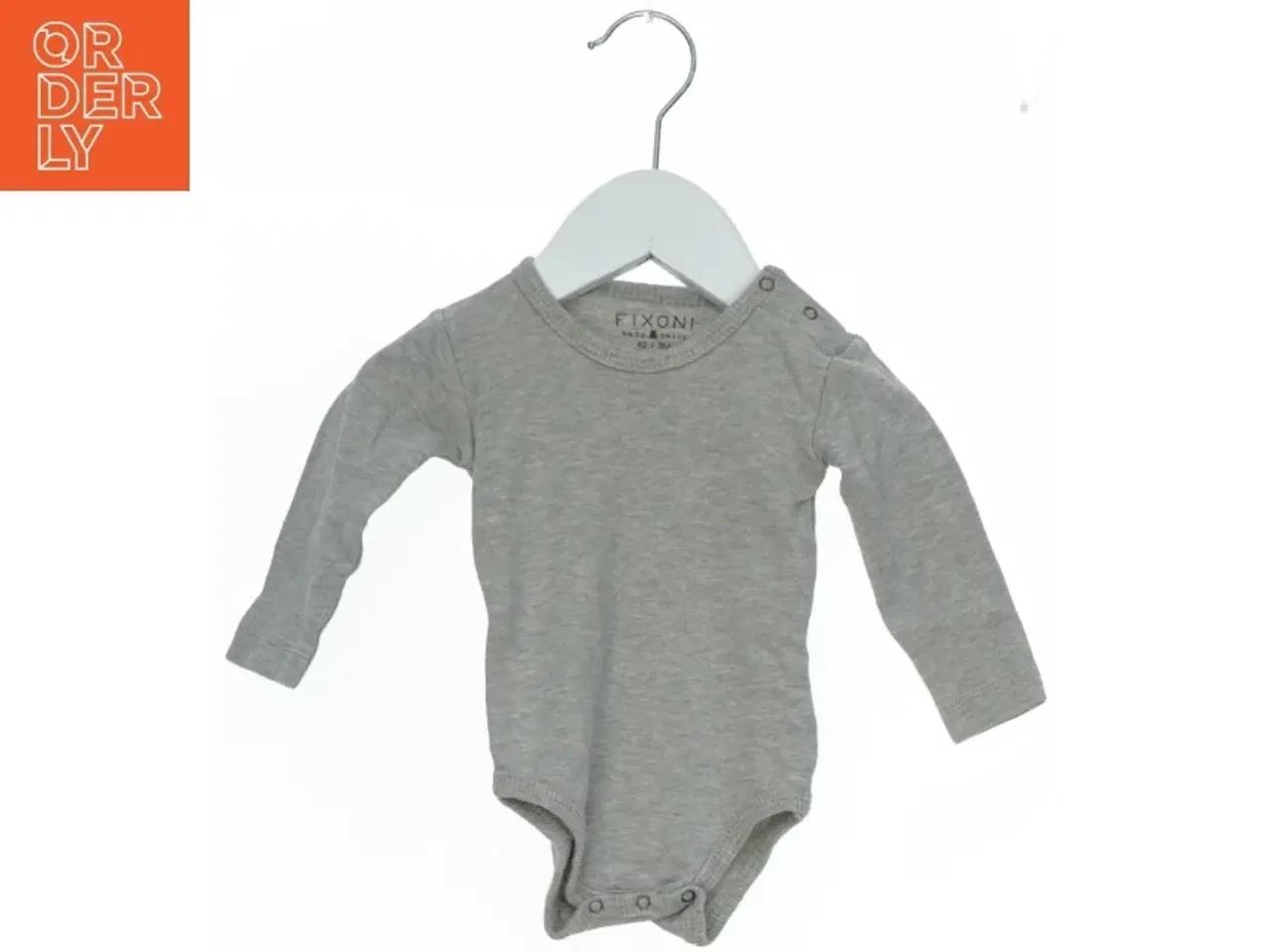 Billede 1 - Grå bodystocking til baby med lange ærmer fra Fixoni (str. 62)