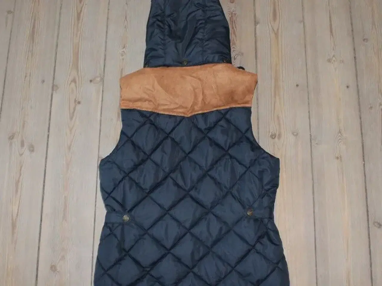 Billede 2 - Vest, NY, str 38