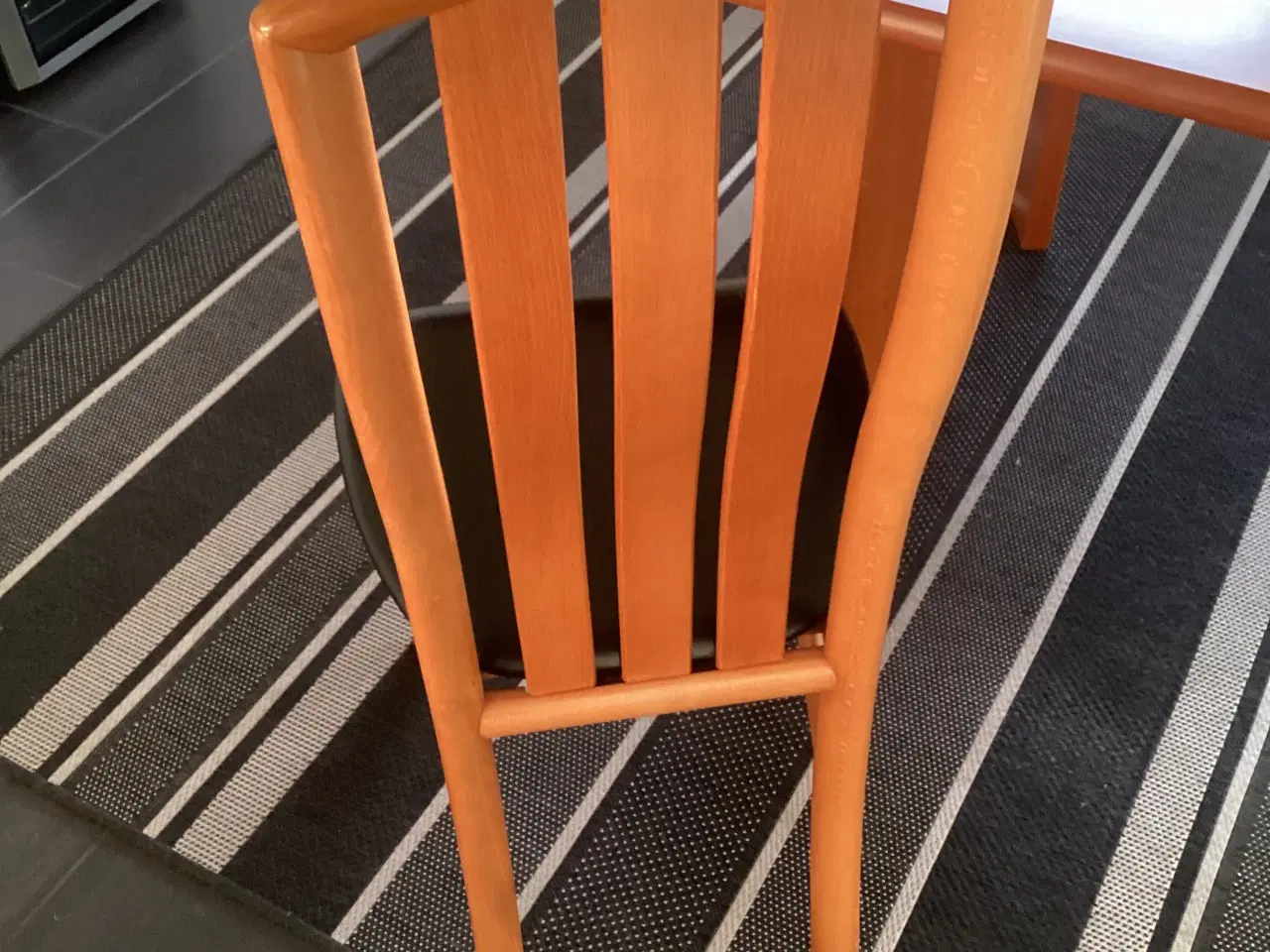 Billede 2 - Skovby spisestuestole i kirsebær