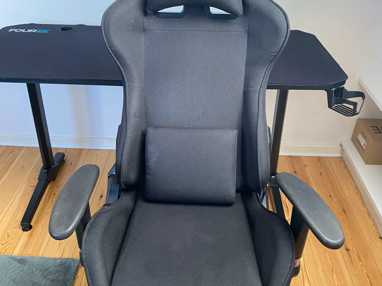 Billede 4 - Gamerstol og bord