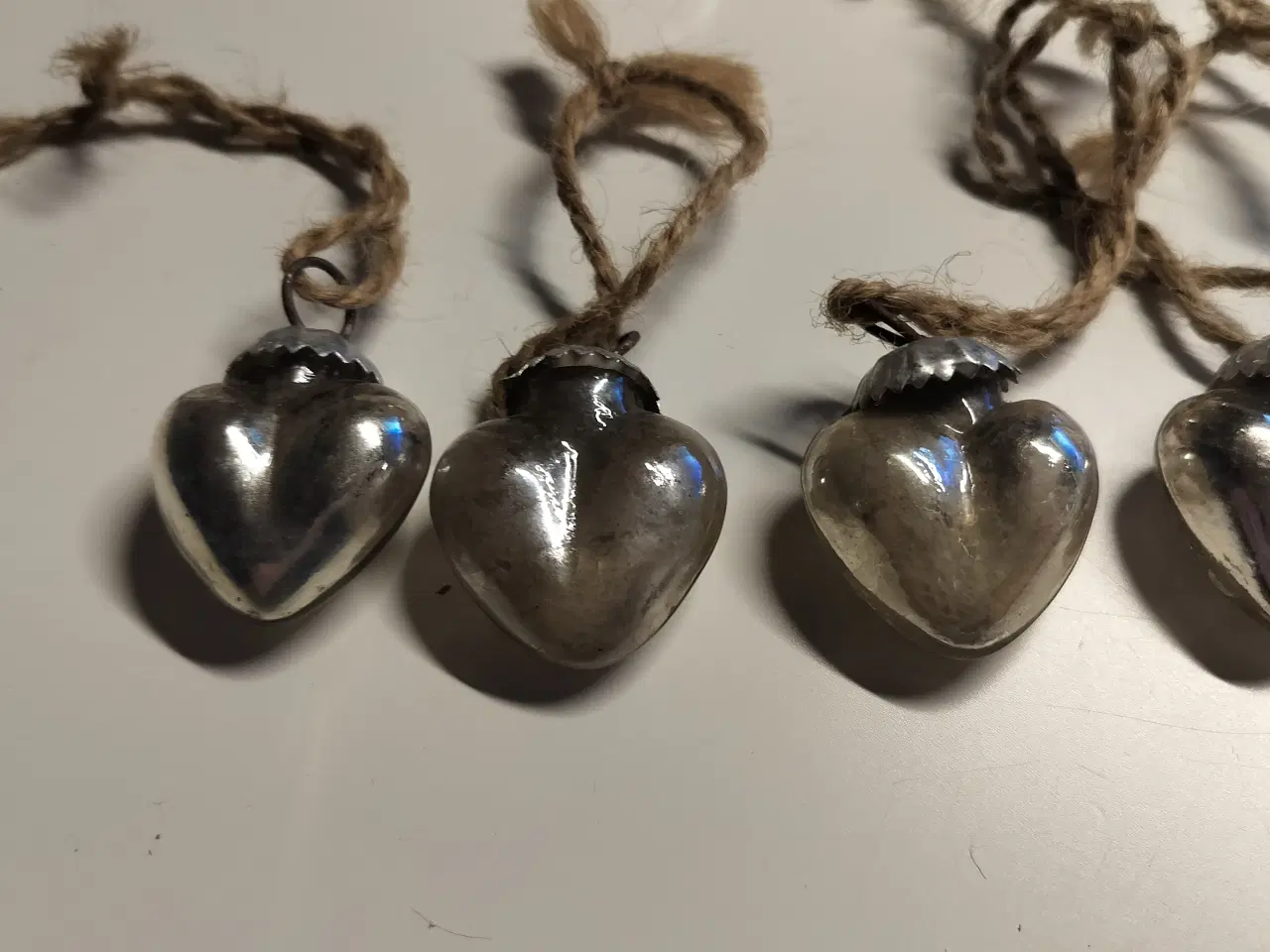 Billede 3 - Gammelt julepynt. Gamle glas jule hjerter og julek