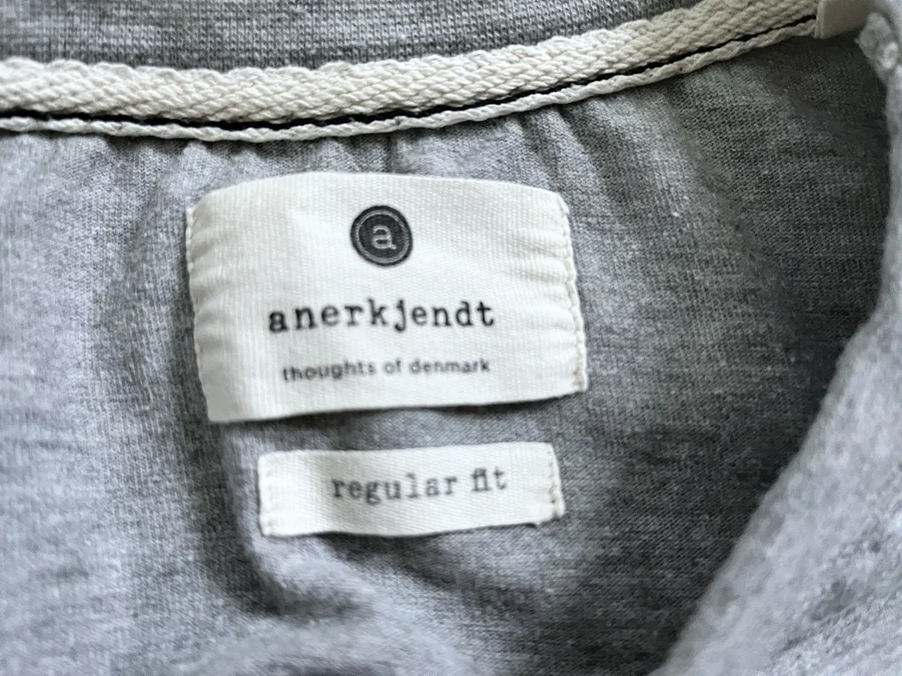 Billede 3 - T-shirt, Anerkjendt, Str S