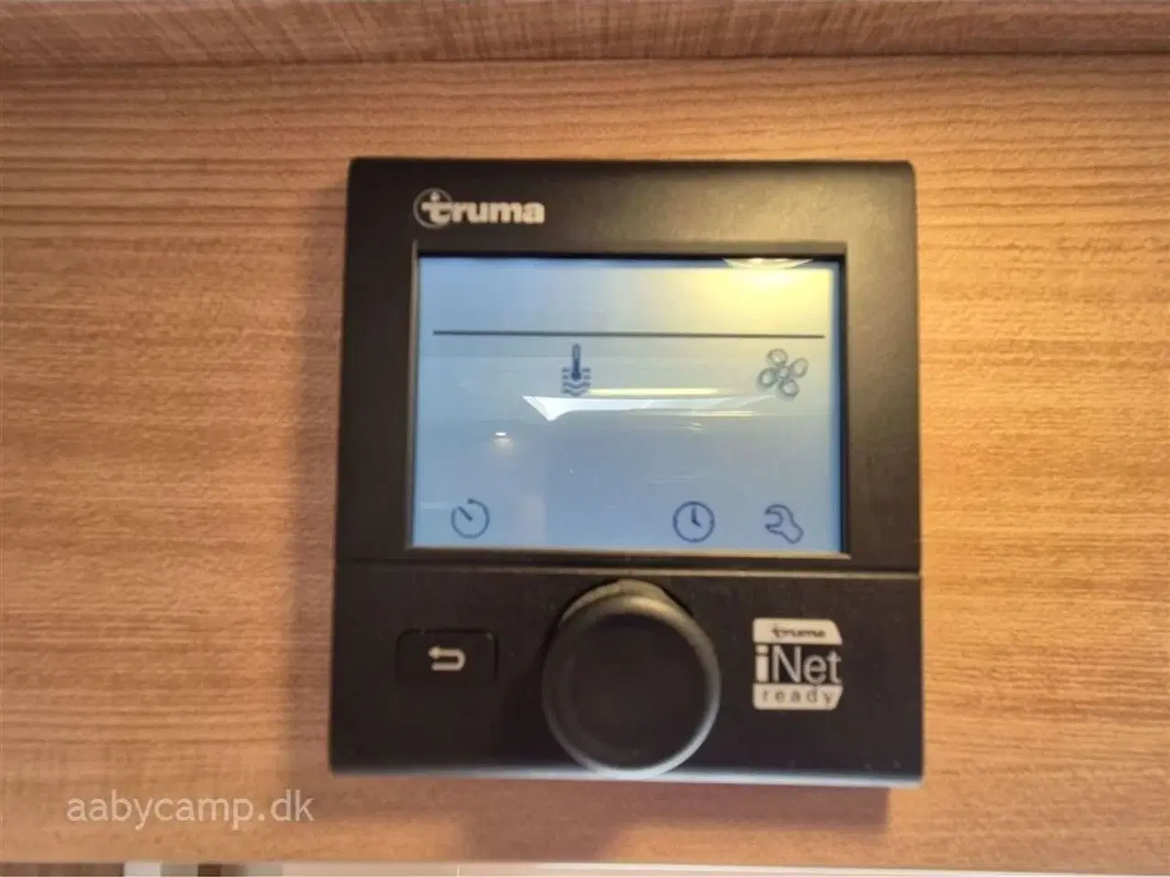 Billede 21 - 2016 - Knaus Sky I 650   Markise. solceller. lithium batteri. luftundervogn på bagaksel. Elektrisk indgangstrin. undervognsbehandlet.