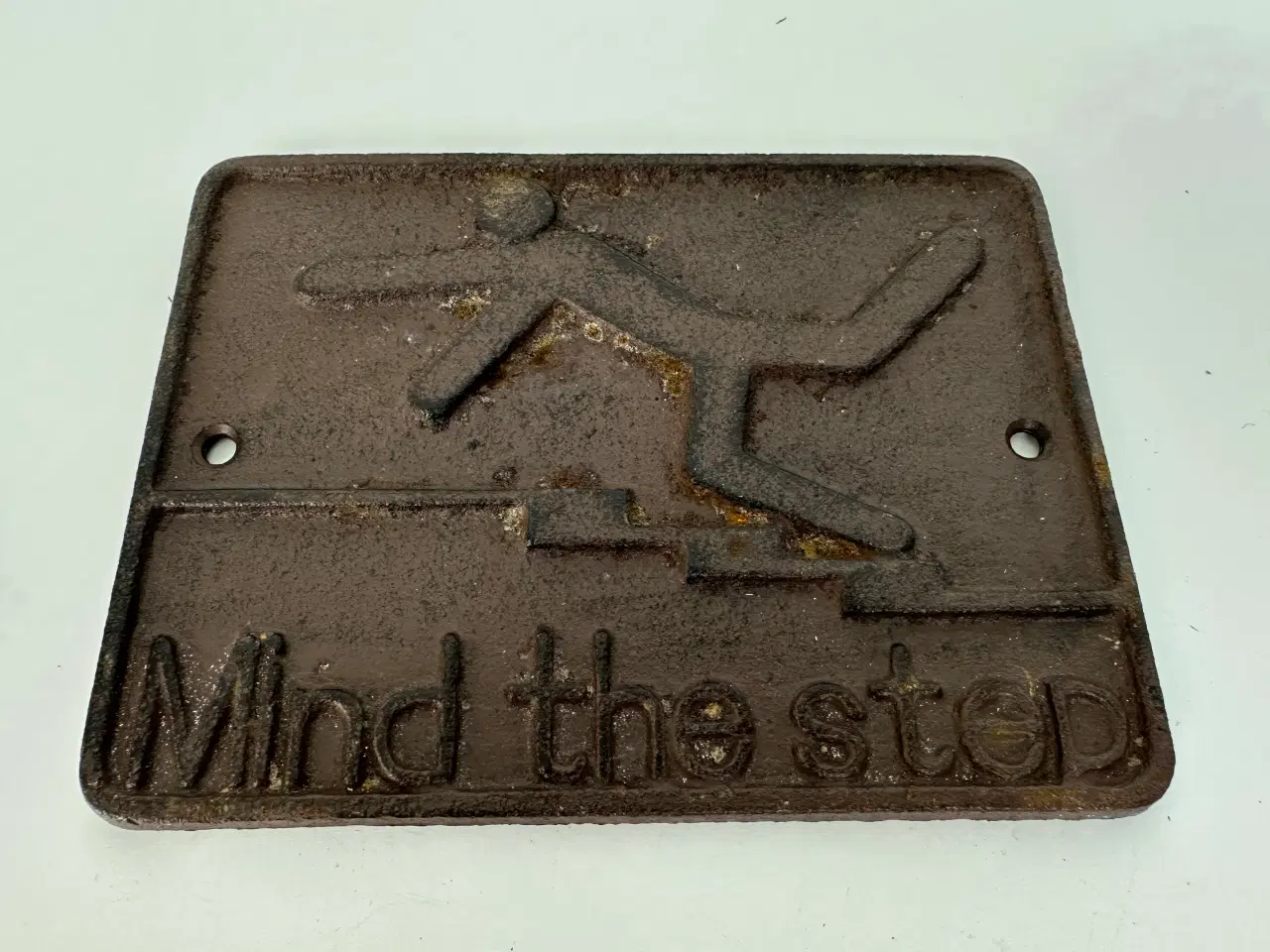 Billede 1 - Vintage støbejernsskilt 'Mind the step'