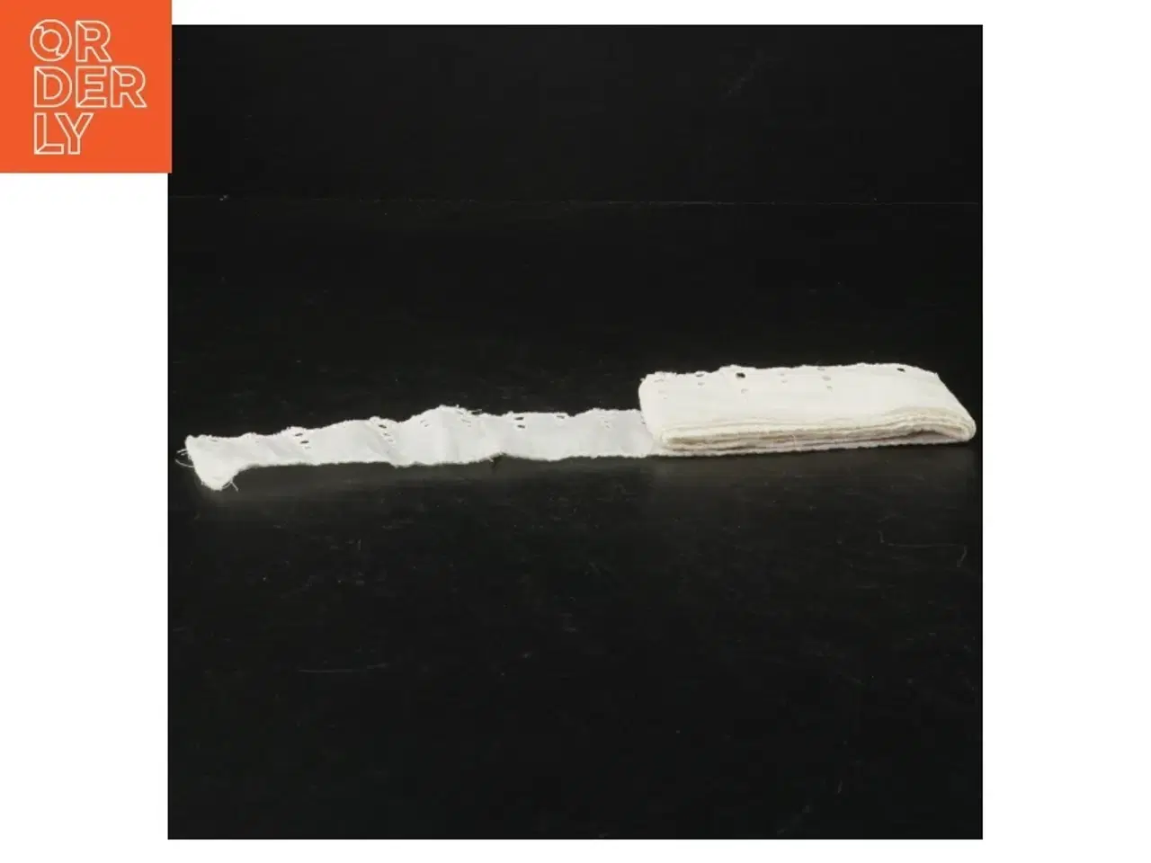 Billede 4 - Hvid blondekant (str. 120 cm. x. 5 cm)