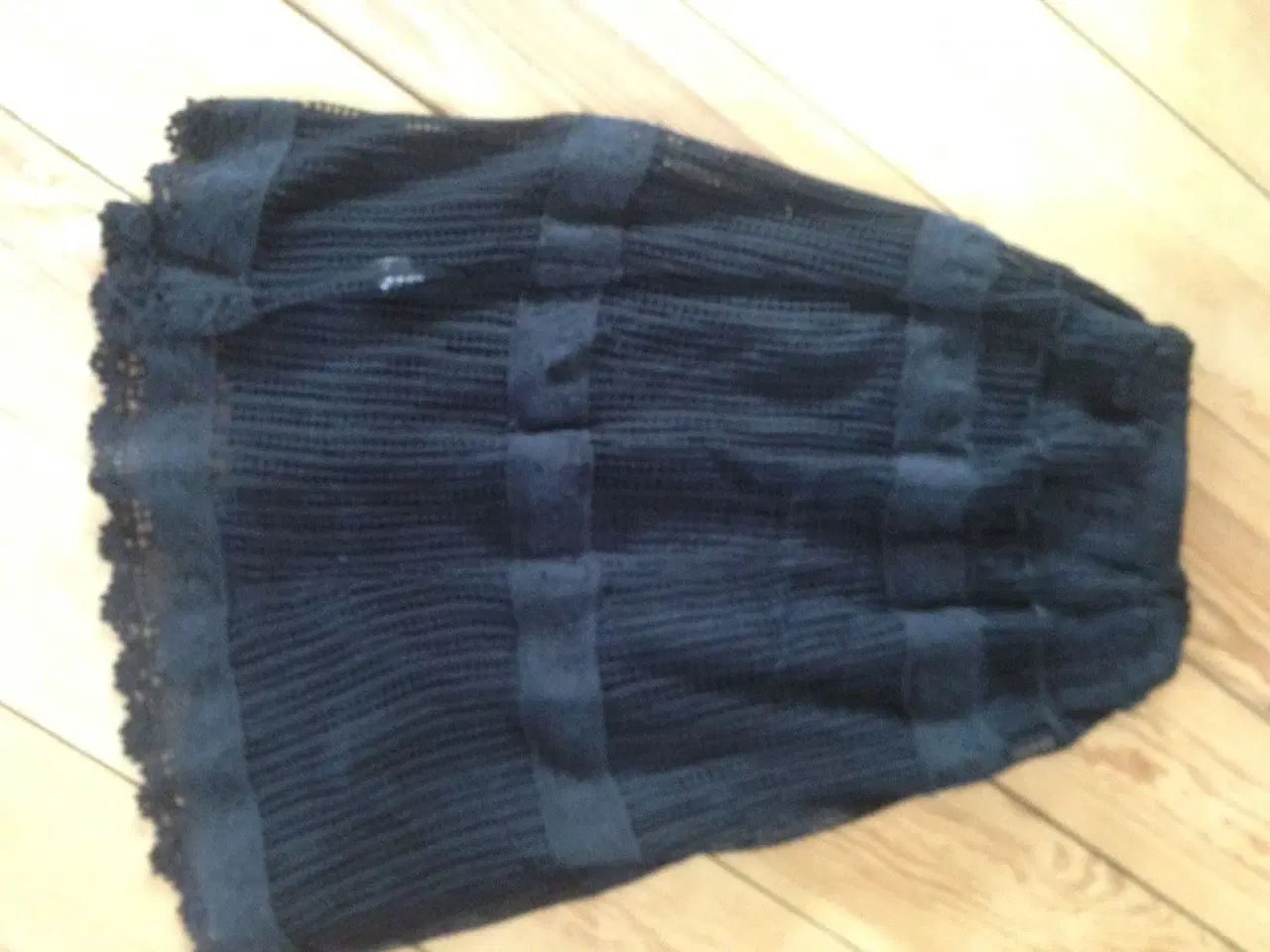 Billede 2 - Dranella strik nederdel, kr 60 inkl fragt