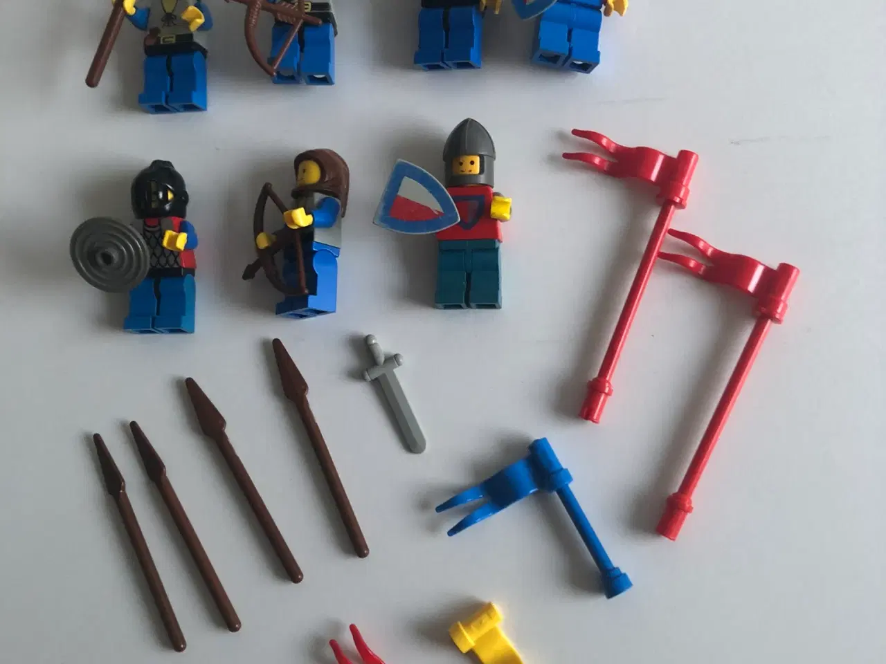 Billede 1 - LEGO 7 Castle mænd våben skjold flag