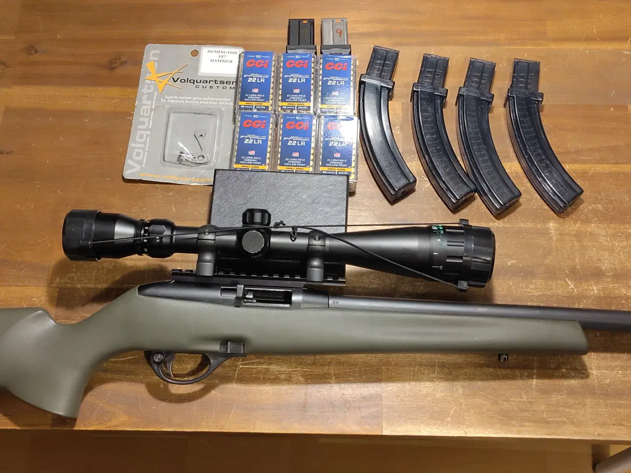 Billede 1 - Halv-Auto salonriffel Remington 597 kaliber .22LR