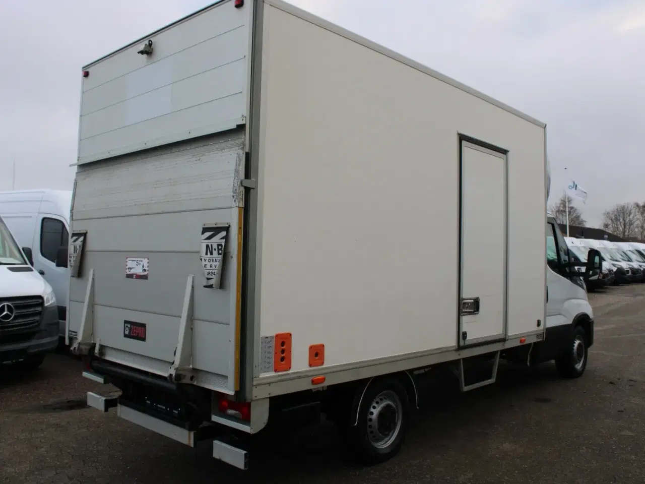 Billede 9 - Iveco Daily 2,3 35S16 Alukasse m/lift AG8