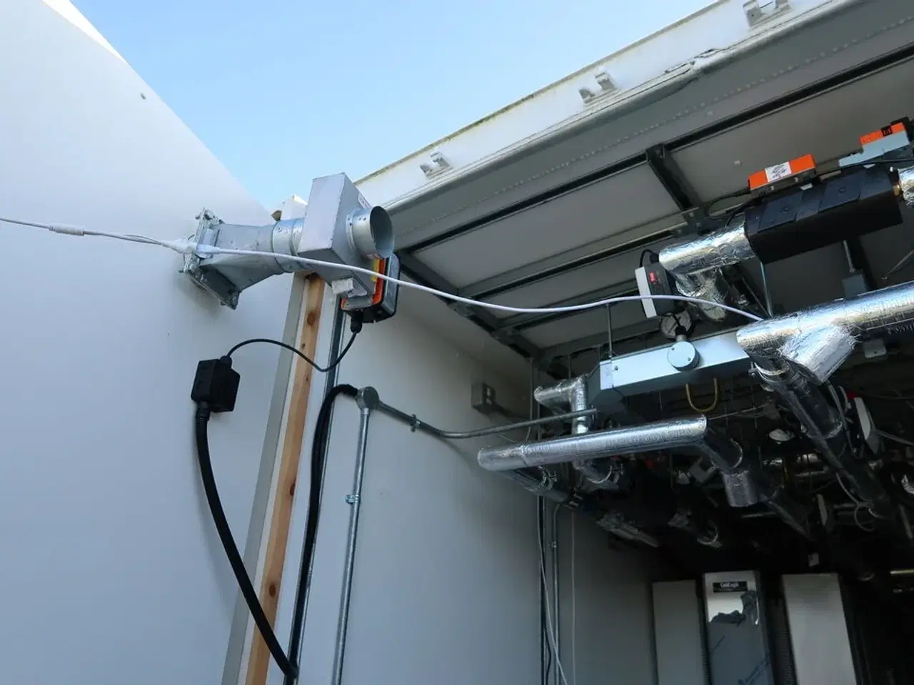 Billede 63 - 20 fods isolering container indrettet som testcenter af overskudsvarme (læs beskrivelse)