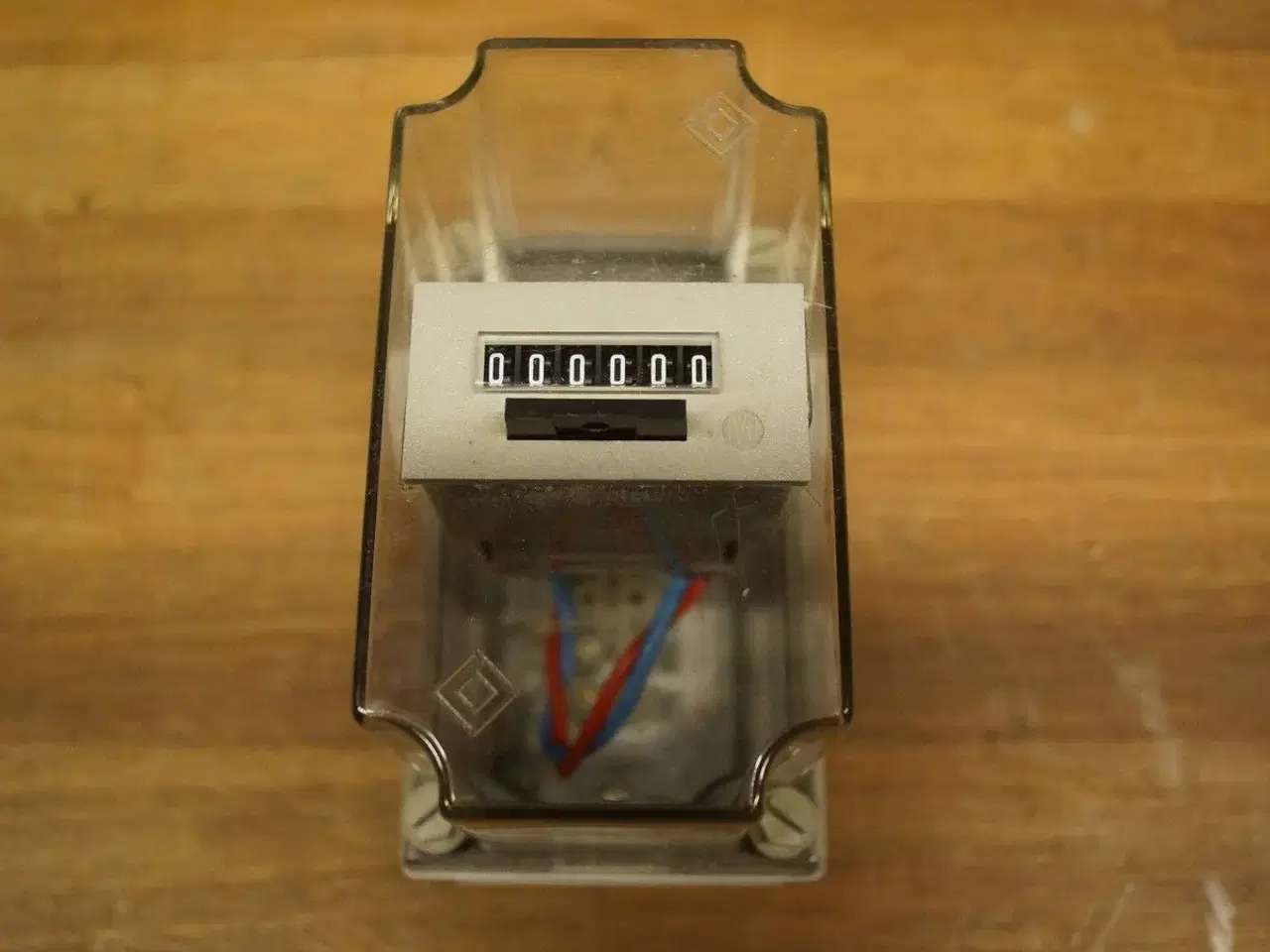 Billede 1 - Impulstæller 230V i kasse