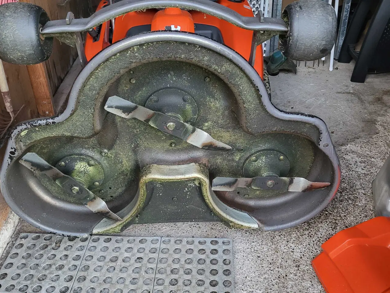 Billede 1 - Husqvarna 214tc altid skyllet efter græsslåning 