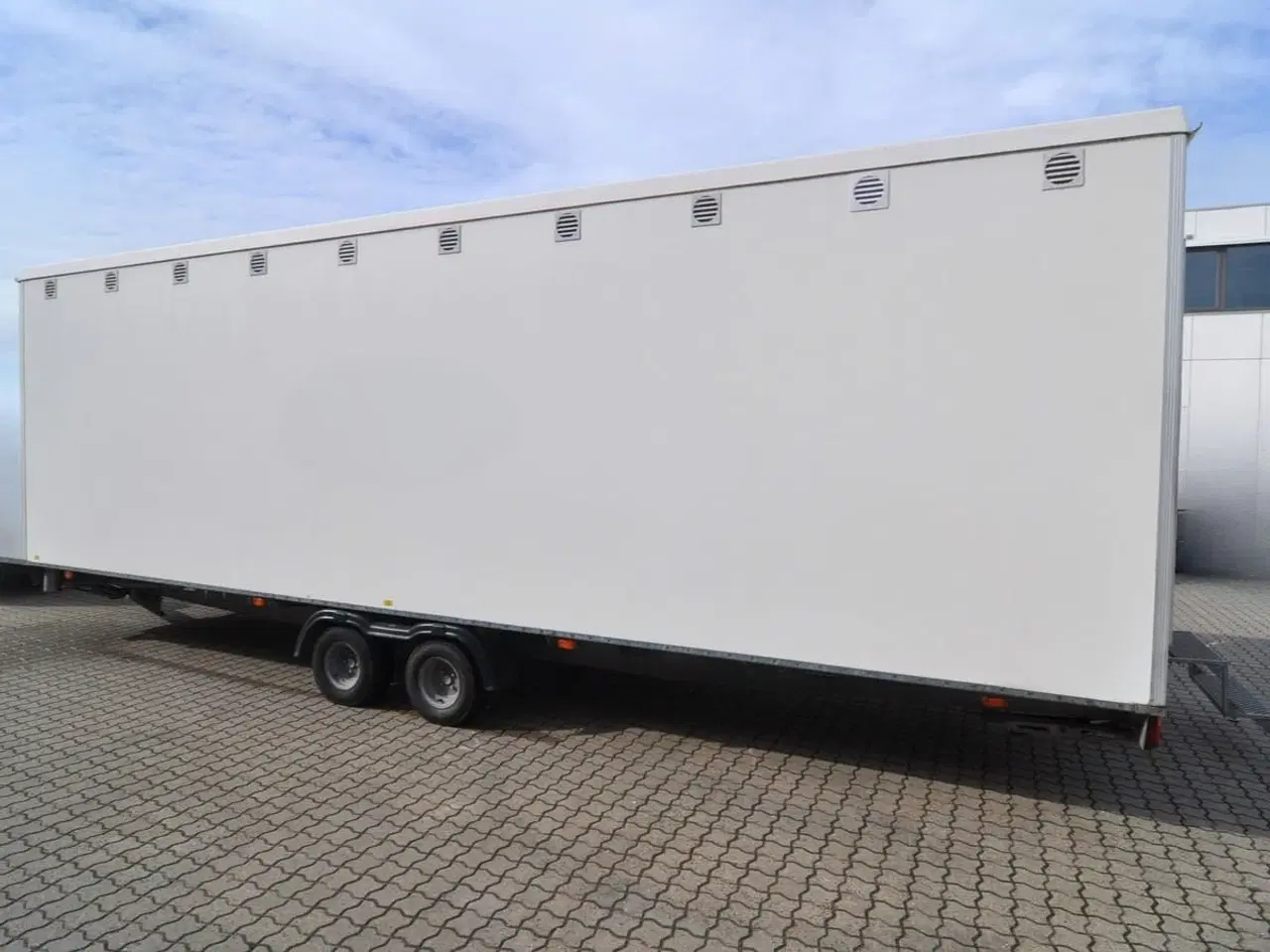 Billede 4 - Type 730: Toiletvogn med 10 toiletter