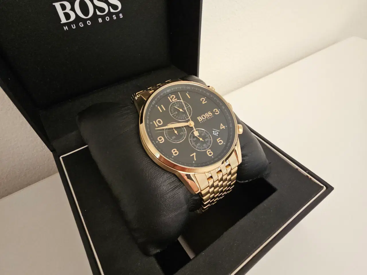 Billede 1 - Guld Hugo Boss ur – Fantastisk Stand!