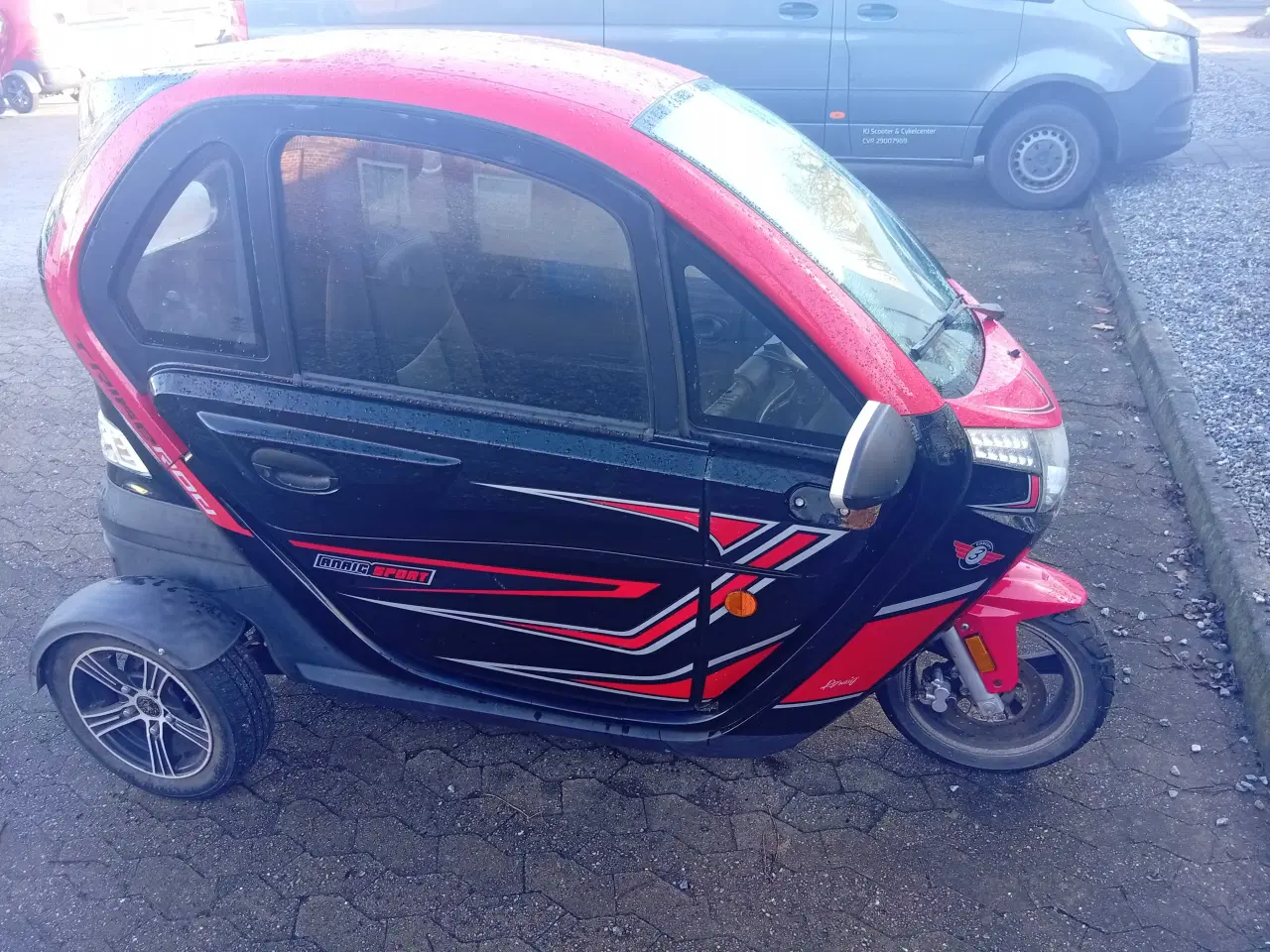 Billede 1 - Kabinescooter 2019 med nr plade