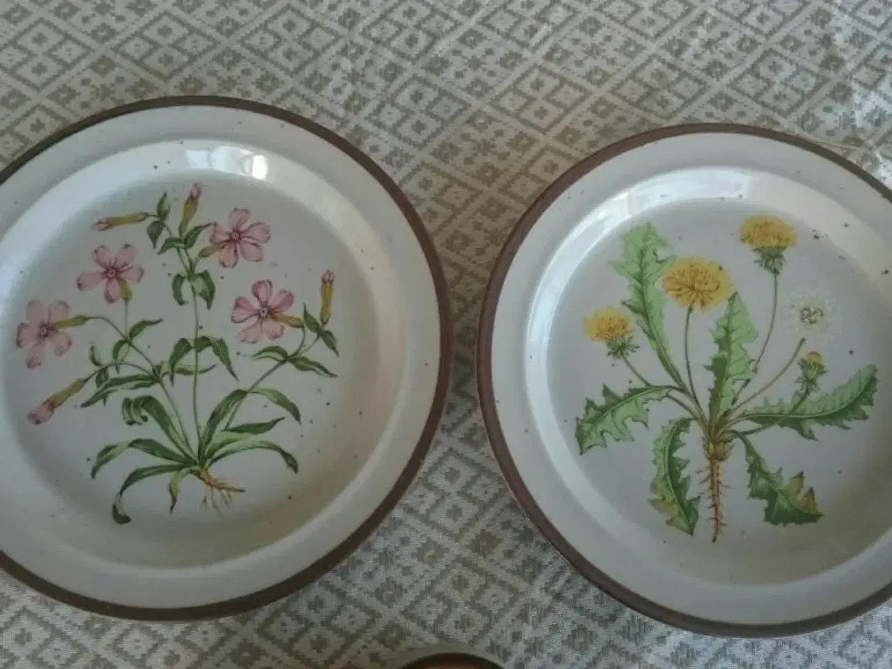 Billede 2 - Retro tallerkener og skåle