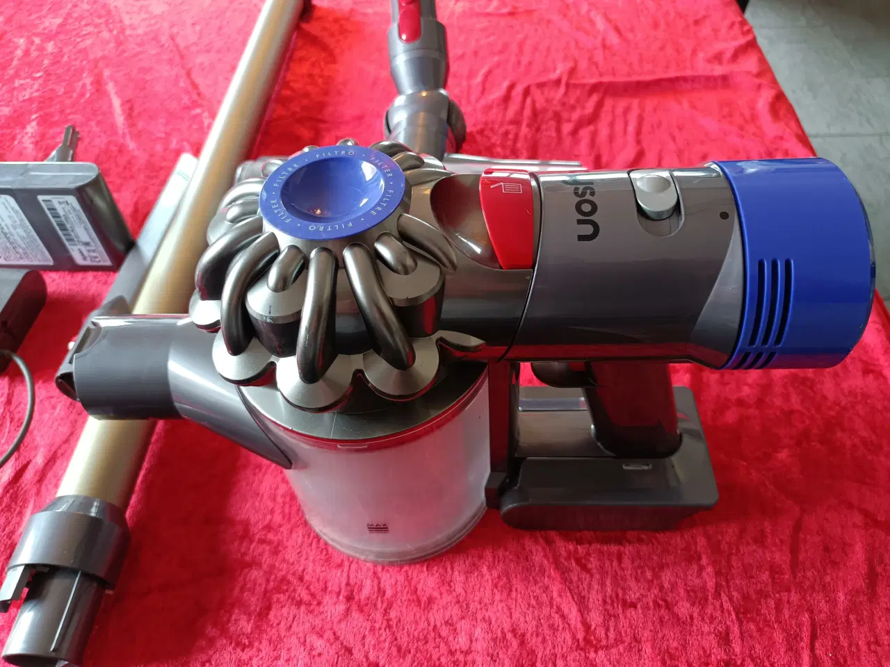 Billede 2 - Dyson støvsuger m/tilbehør