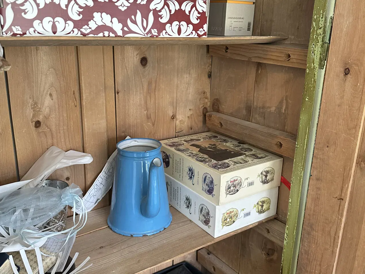 Billede 12 - Flot malet karlekammerskab 