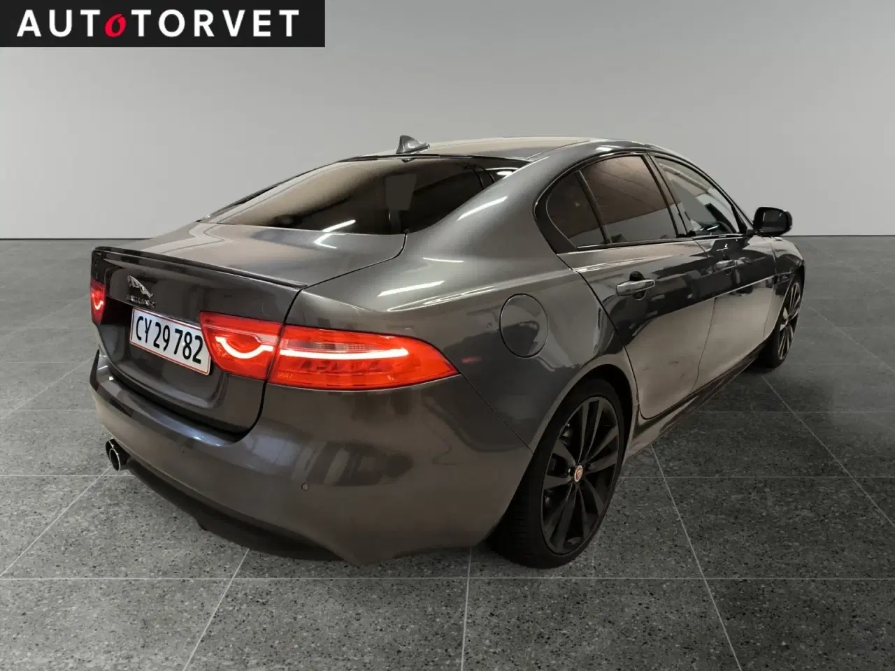 Billede 3 - Jaguar XE 2,0 D180 R-Sport aut.