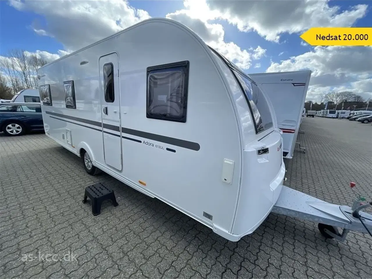 Billede 1 - 2017 - Adria Adora 613 UL   Adria Adora 613 UL Årg. 2017. 5 sovepladser, 6 siddepladser, antenne, Isabella Commodore fortelt, mover.