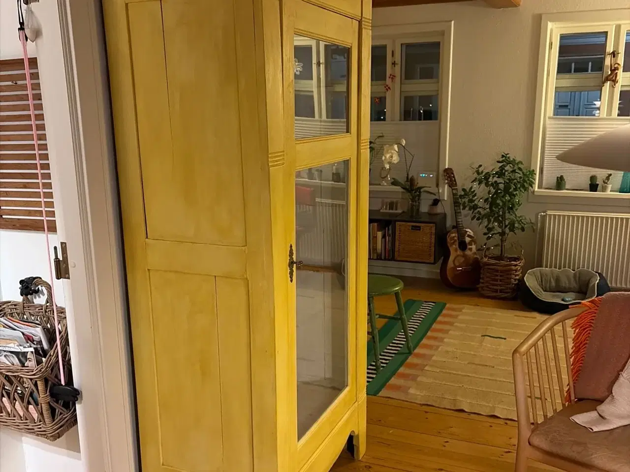 Billede 2 - Smukt gammel skab