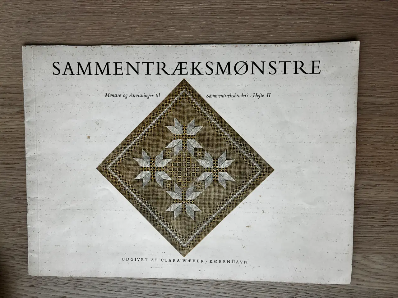 Billede 1 - SAMMENTRÆKSMØNSTRE  -  Clara Wæver