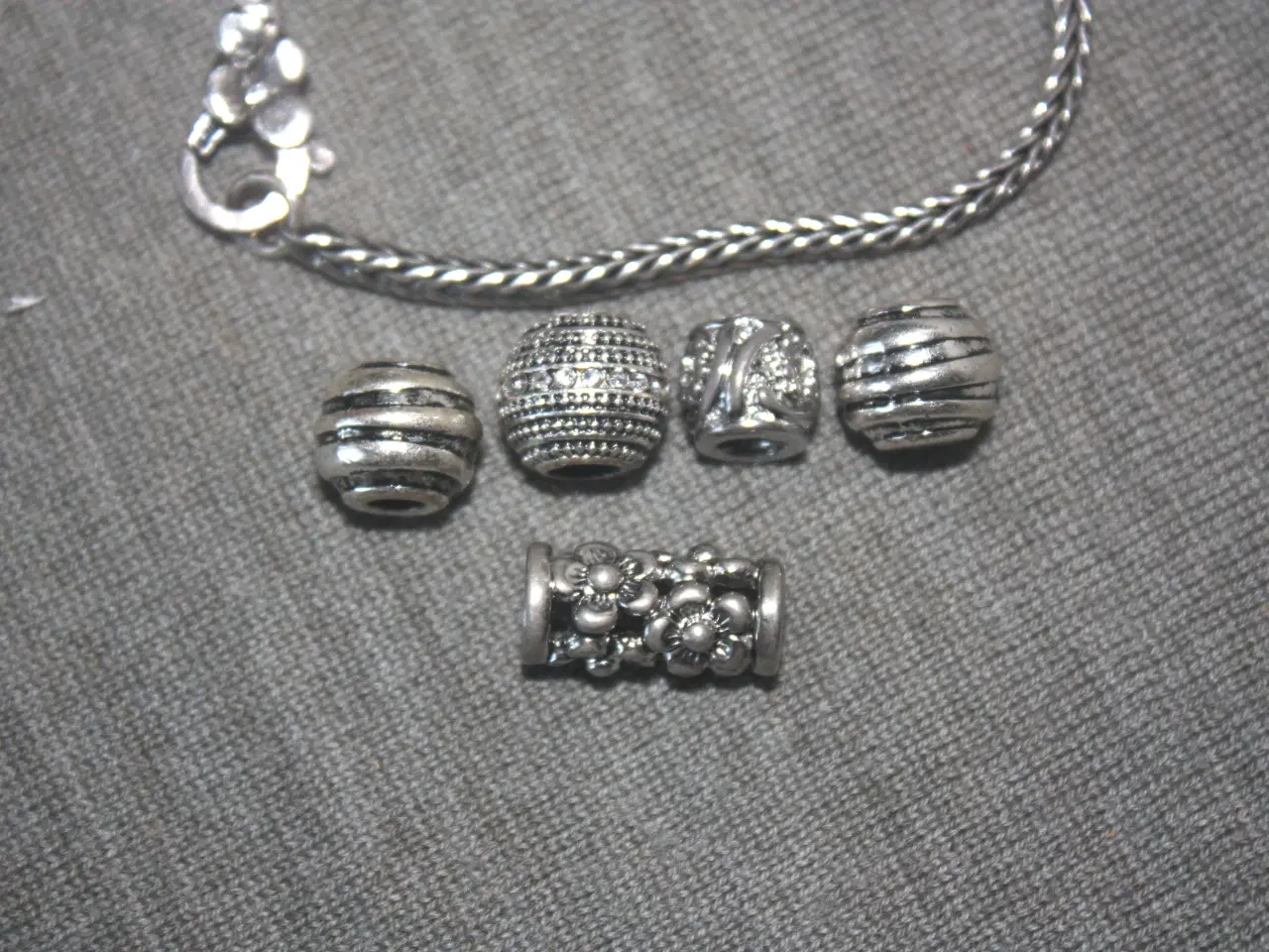 Billede 1 - 5 stk. charms som passer Trollbeads/Troldekugle