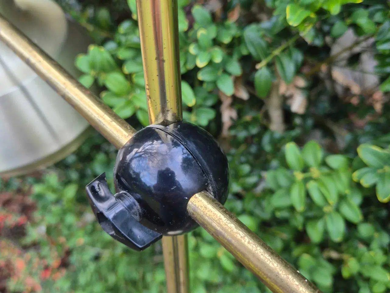 Billede 7 - Gulvlampe med smukt skærm i messing