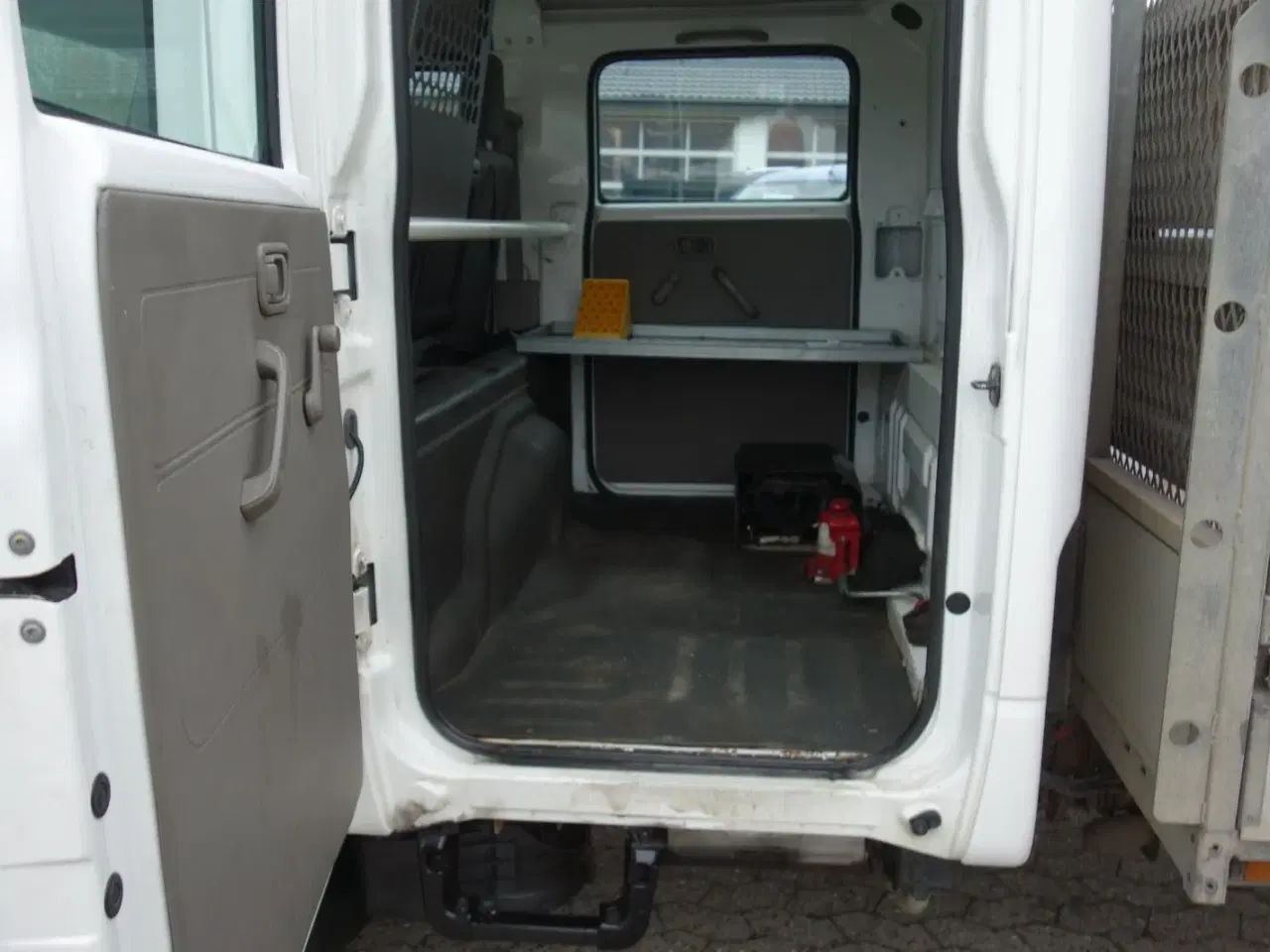 Billede 11 - Nissan Cabstar 2,5 D 35.14 Db.Kab m/lad Comfort 3400