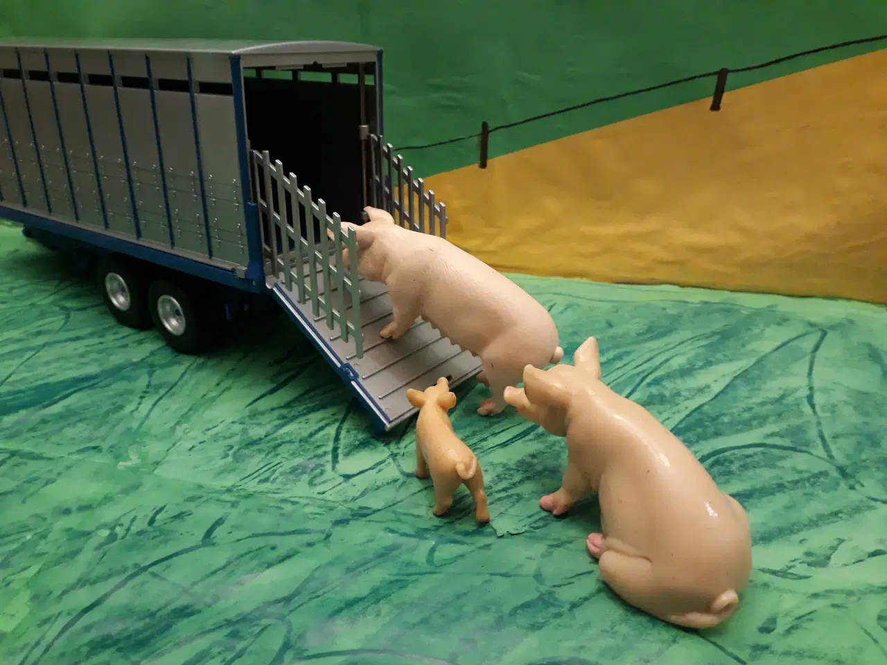 Billede 3 - Dyretransportvogn med 3 Grise