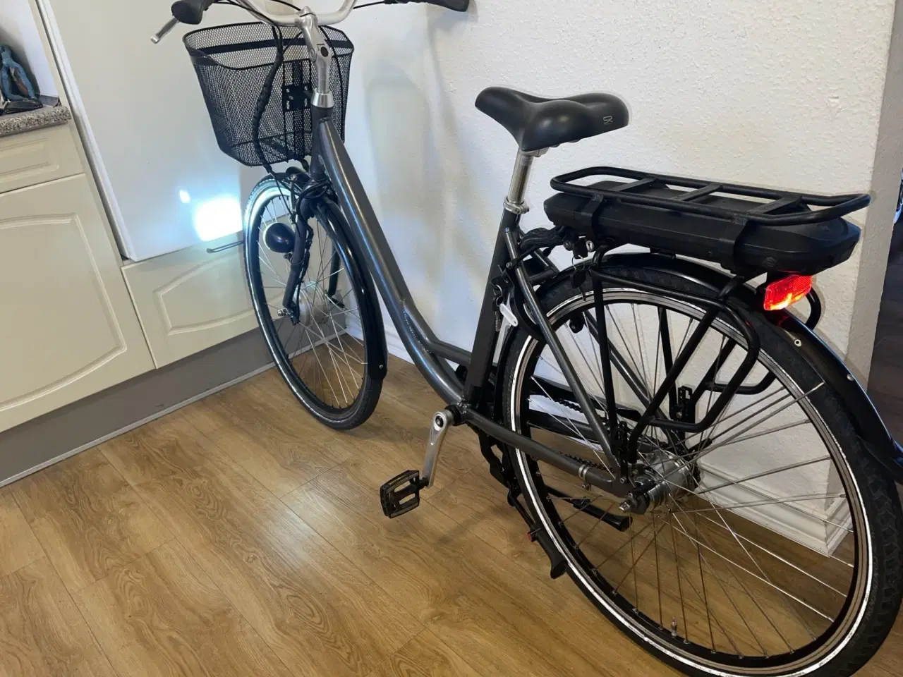 Billede 4 -  flot yosemite dame elcykel 28"  7 gear. 