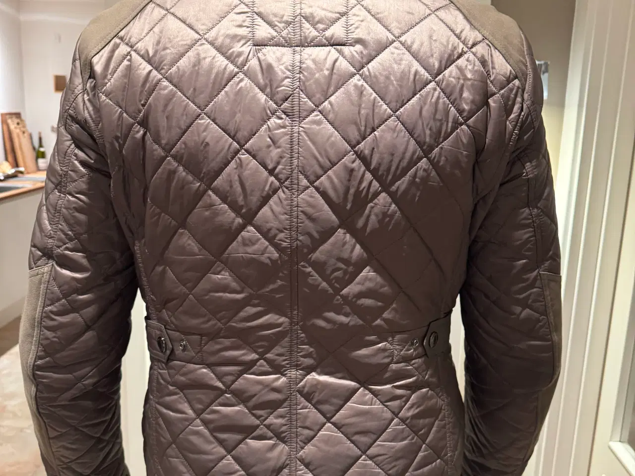 Billede 2 - Flot brunlig jakke