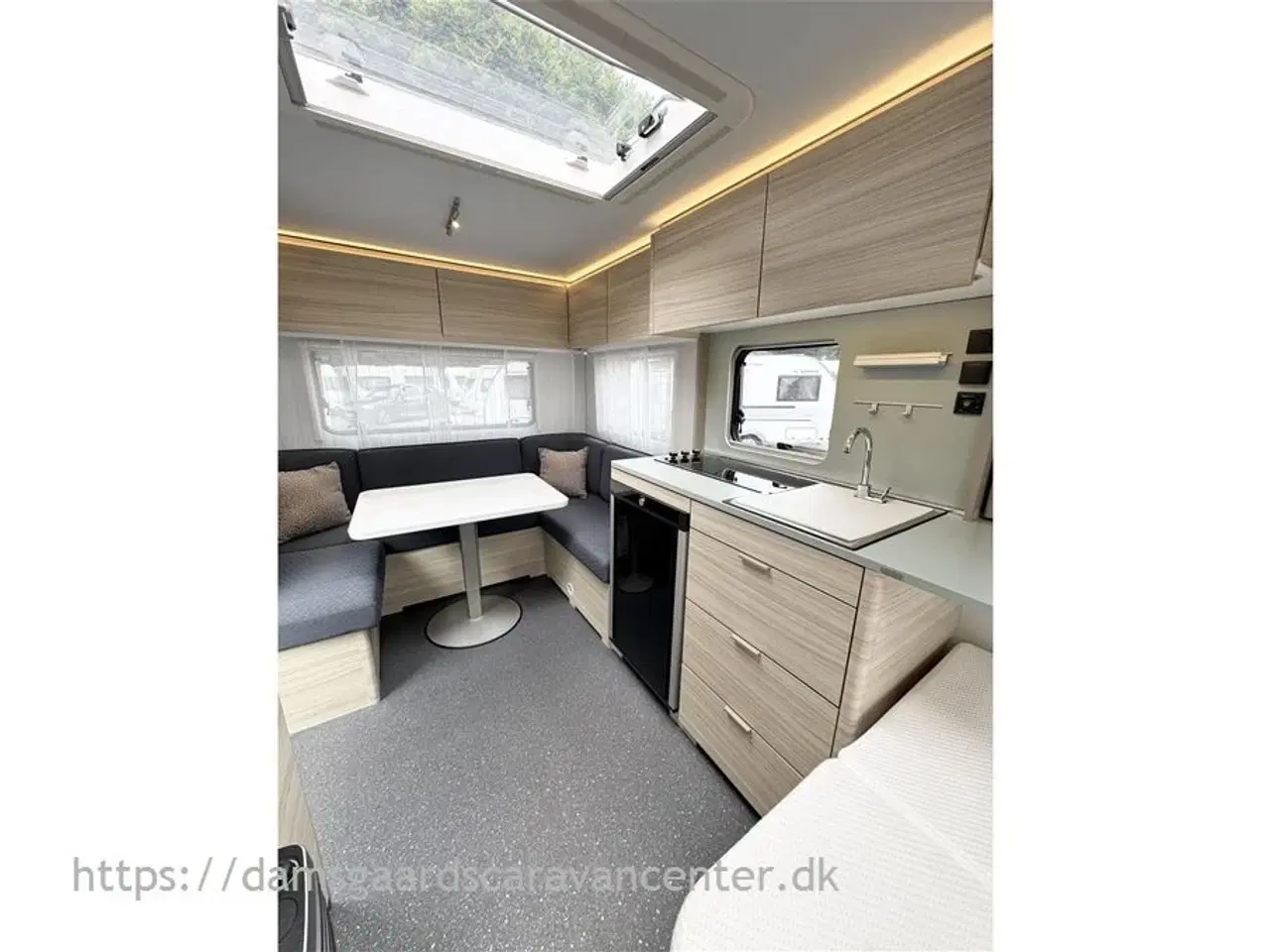 Billede 11 - 2022 - Adria Altea 472 PU   Dobbeltseng - Gulvvarme - Fortelt