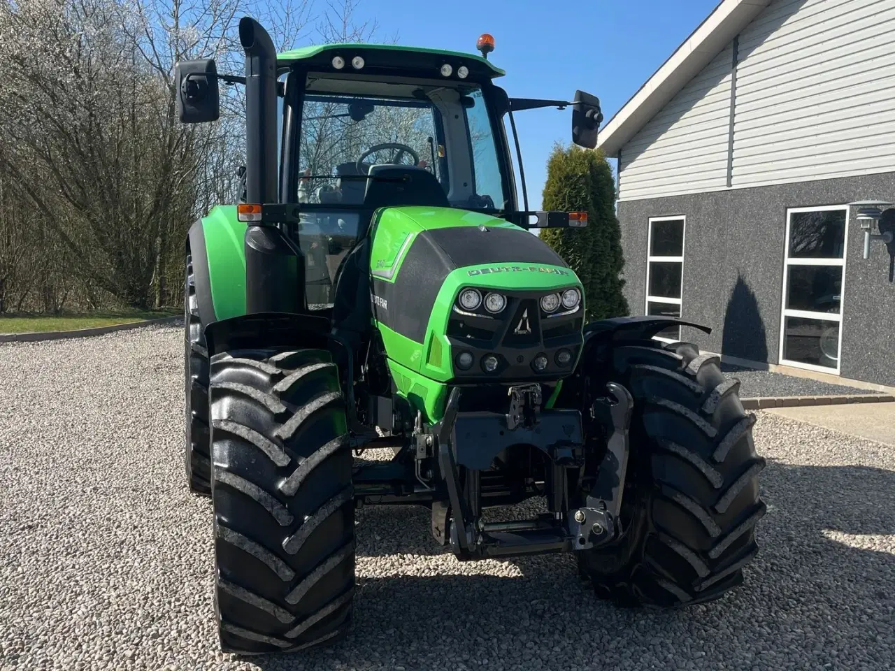 Billede 17 - Deutz-Fahr Agrotron 6140 Classic Fin handy traktor med frontlift.