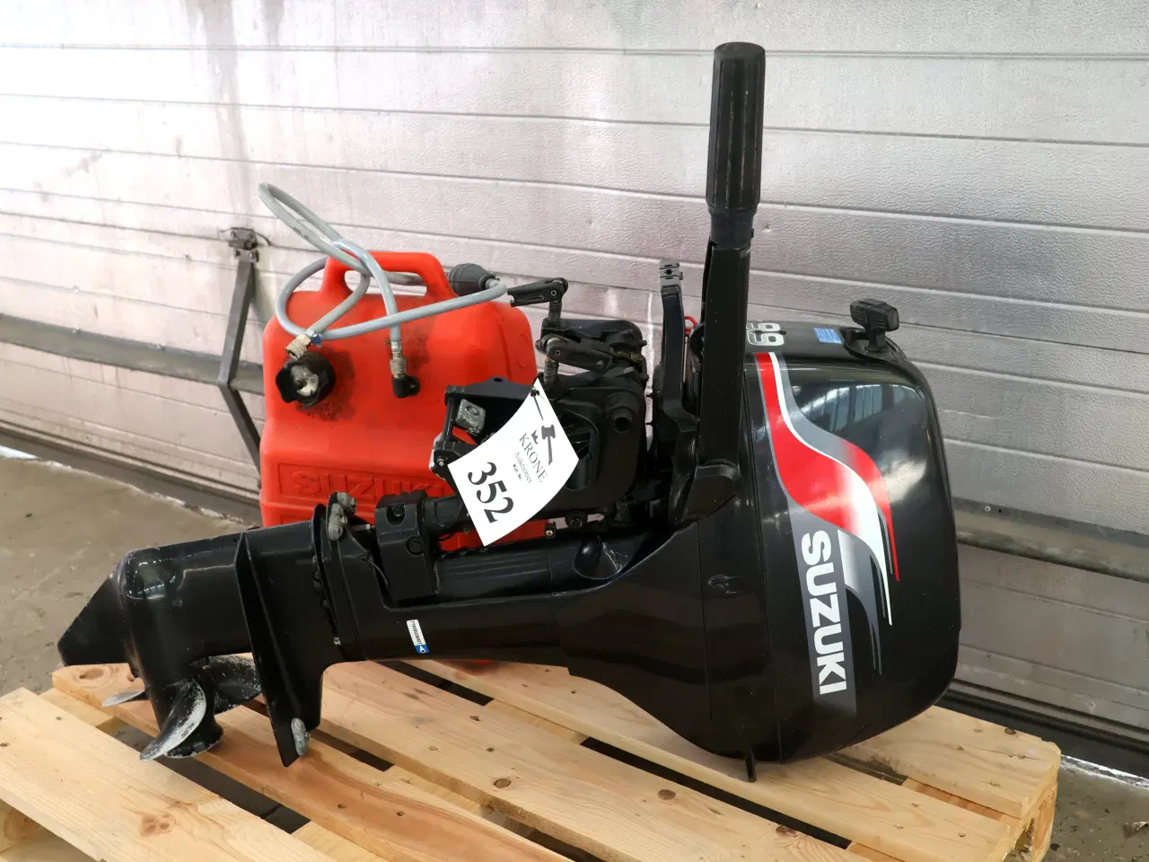 Billede 1 - 9,9HK Suzuki påhængsmotor m/tank, (kort ben)