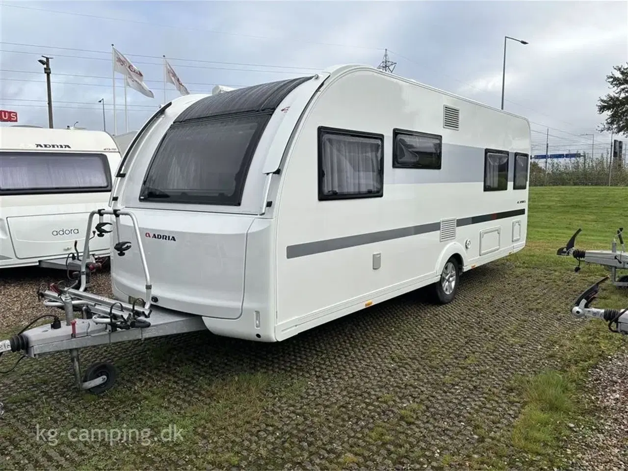 Billede 2 - 2021 - Adria Adora 572 UT Alde   Vognen fremtræder hysterisk velholdt og med lækkert udstyr.