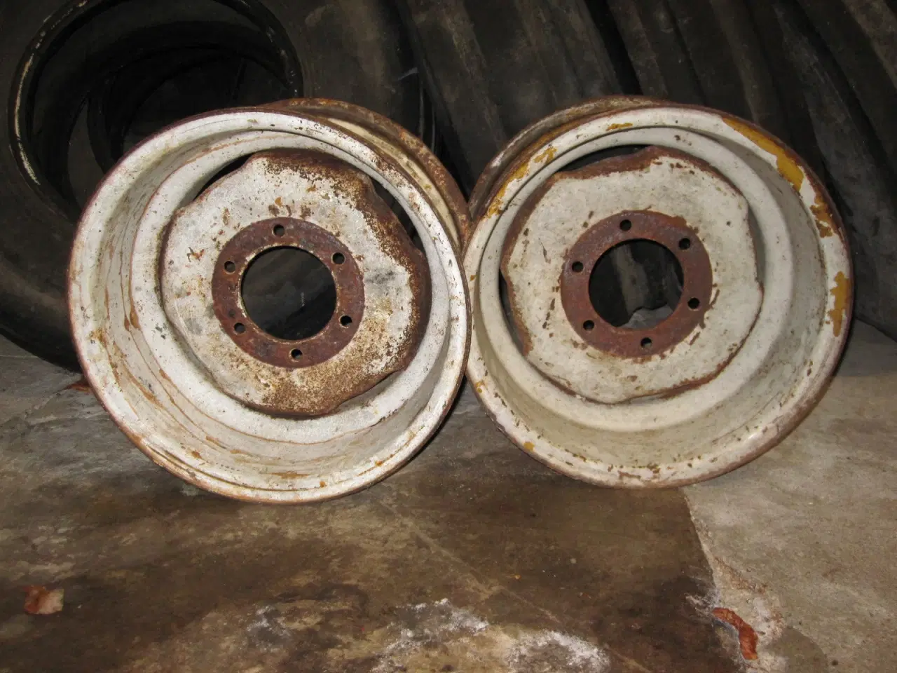 Billede 1 - 2 stk. Ford forhjuls fælge 10,00 x 16"