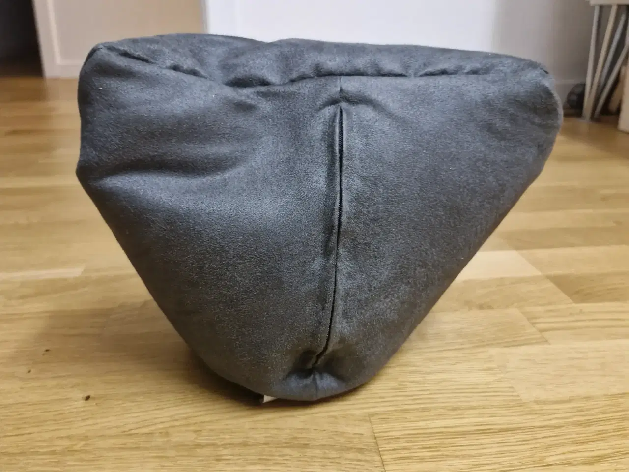 Billede 3 - THE BOOKSEAT LÆSEPUDE i farven skifer-grå