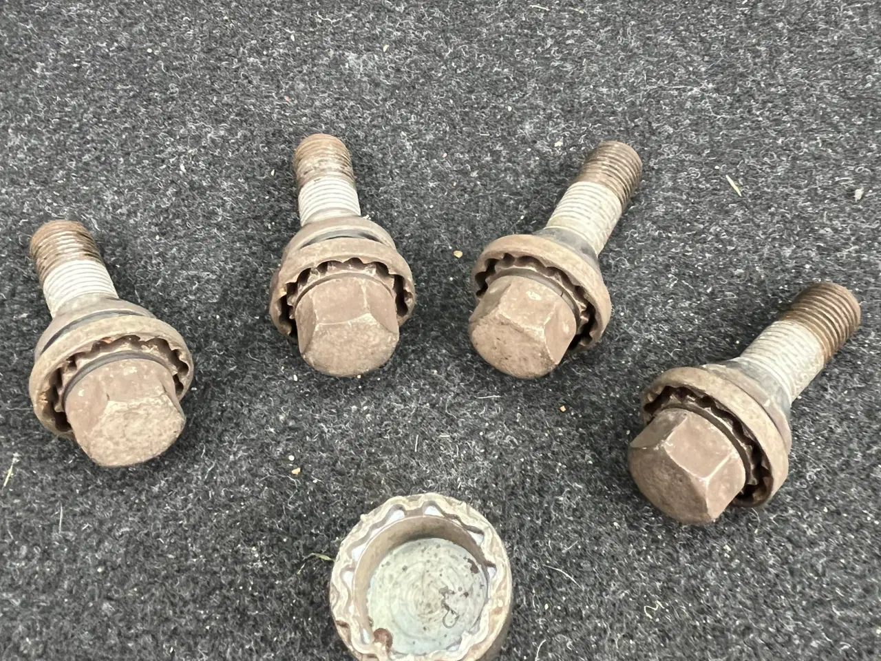 Billede 1 - Låsebolte til Volvo
