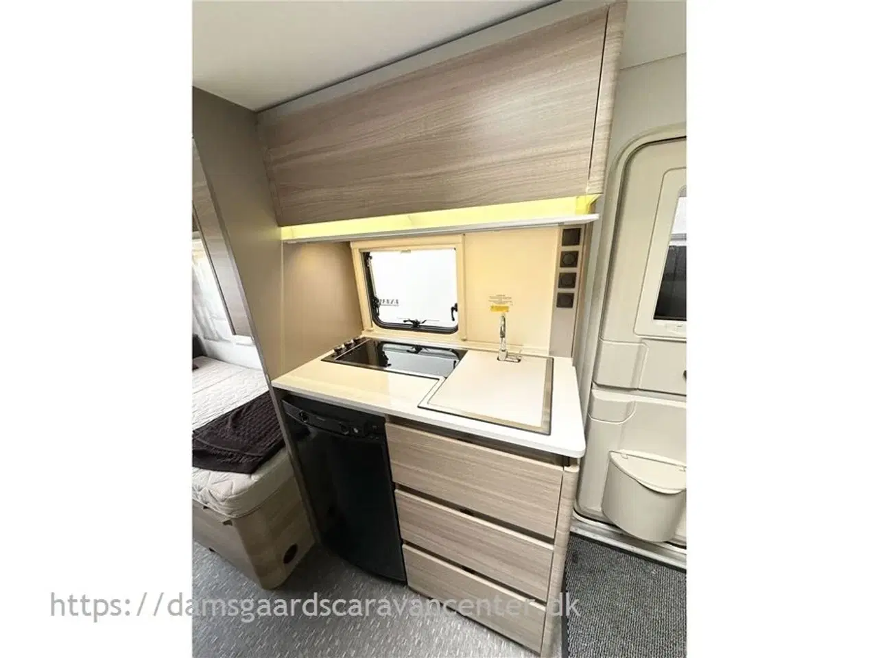 Billede 11 - 2016 - Adria Altea 492 LU   Enkeltsenge - Mover - Aircondition - Fortelt