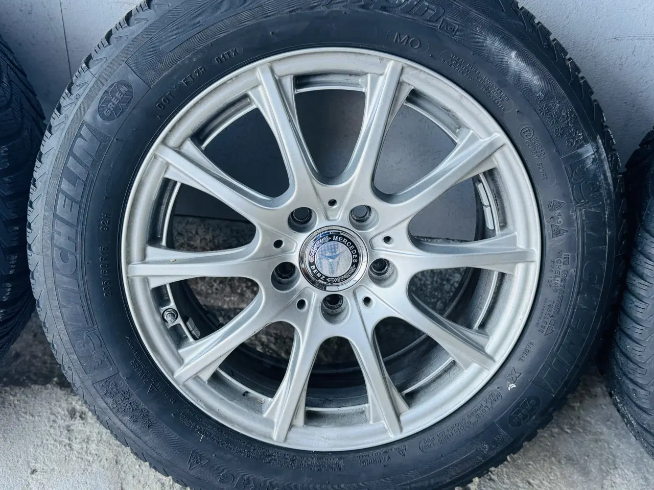 Billede 4 - Mercedes alufælge orginal med vinterdæk 16 tommer