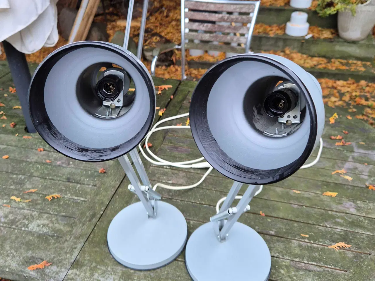 Billede 5 - To fleksible bordlamper i sjælden grå