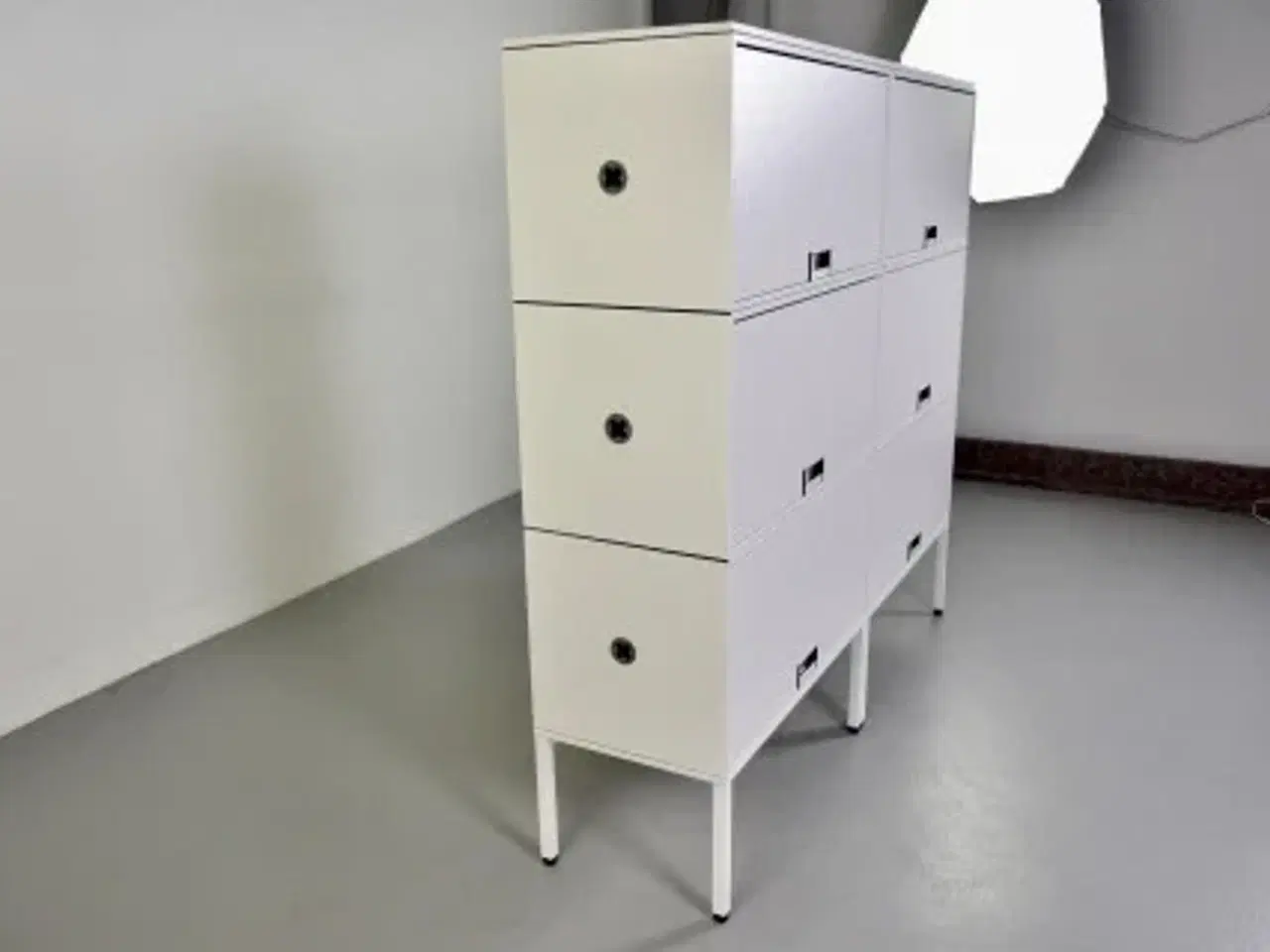 Billede 5 - Steelcase flexbox skab i hvid, 6 moduler