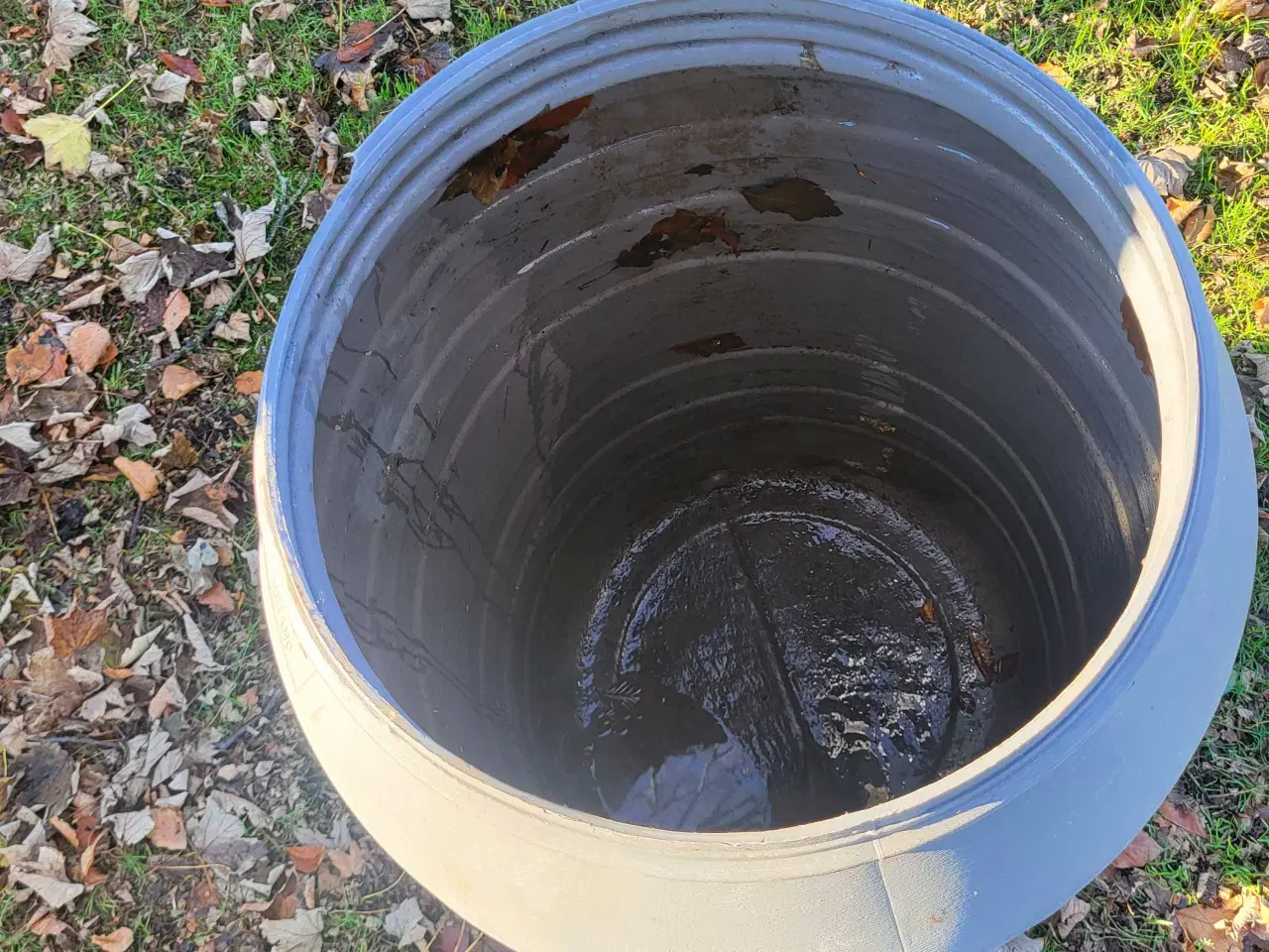 Billede 2 - Div fodertønder 