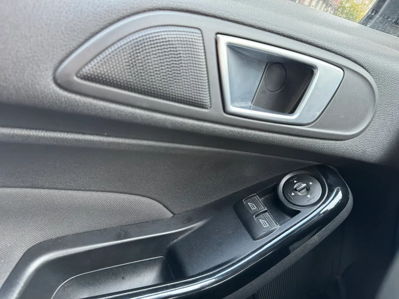 Billede 12 - Ford Fiesta | Velholdt 2013 Hatchback