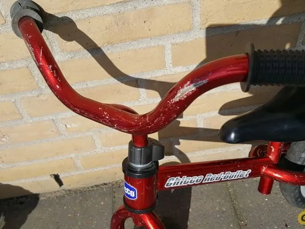 Billede 2 - Løbecykel chicco red bullet