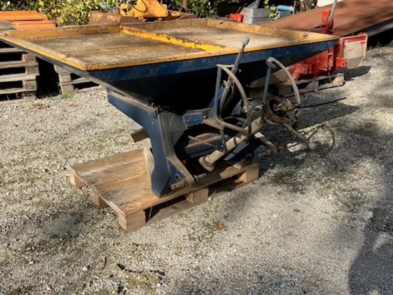Billede 4 - Bøgeballe B600 gødningsspreder